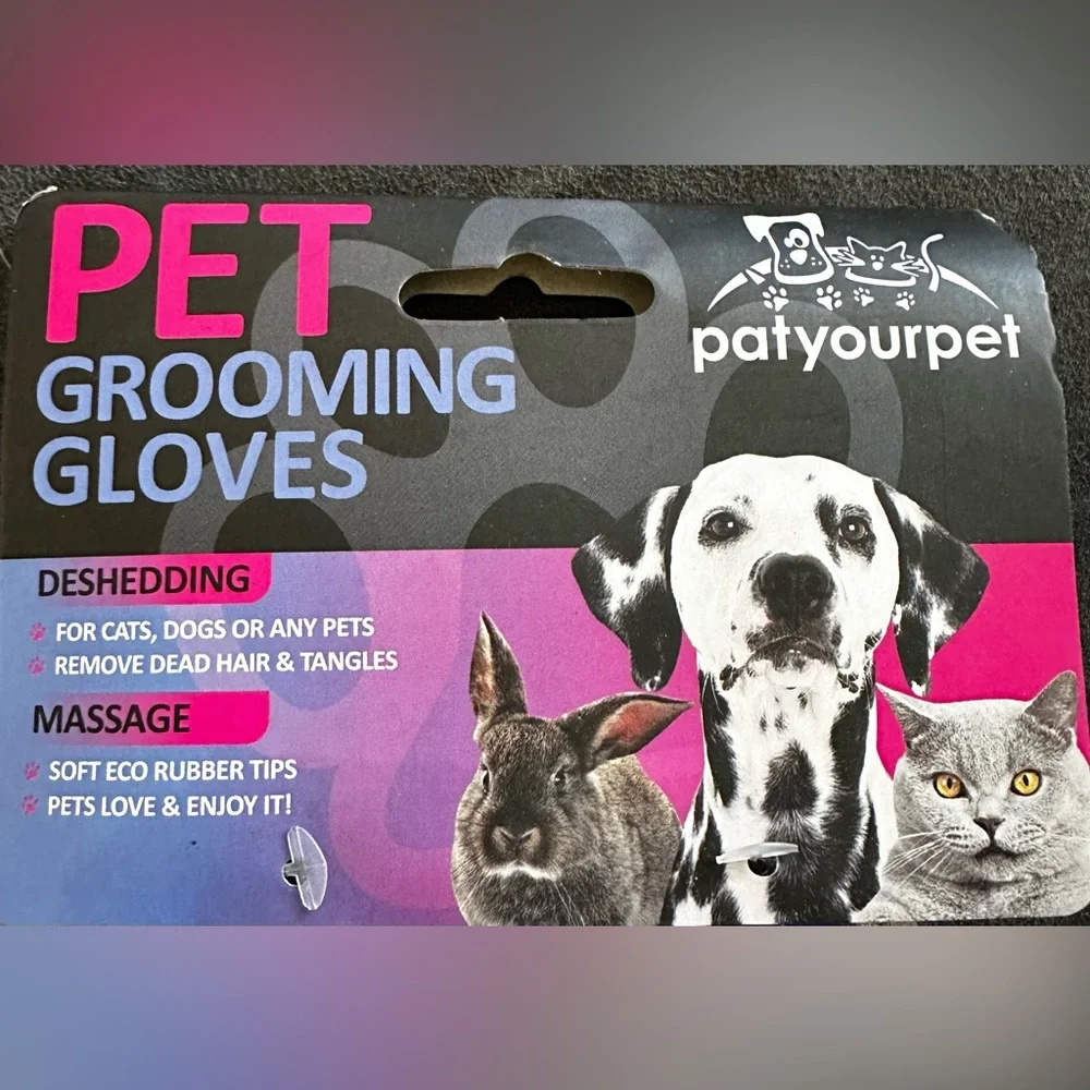 Pet grooming gloves